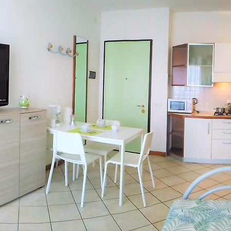 Green Holiday Wohnung Mit Schwimmbad Бибионе Экстерьер фото