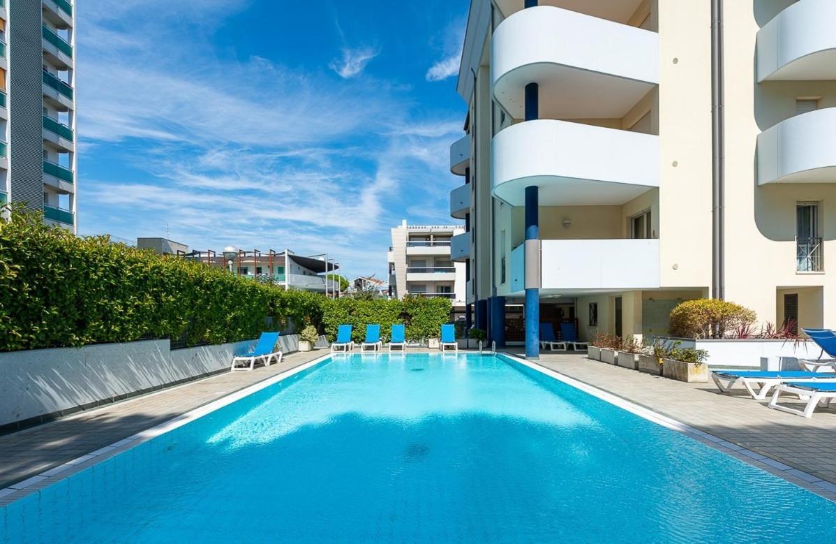 Green Holiday Wohnung Mit Schwimmbad Бибионе Экстерьер фото