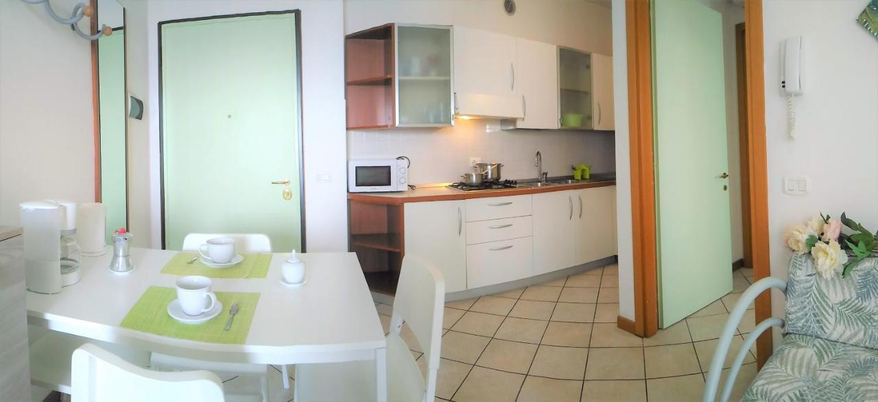 Green Holiday Wohnung Mit Schwimmbad Бибионе Экстерьер фото