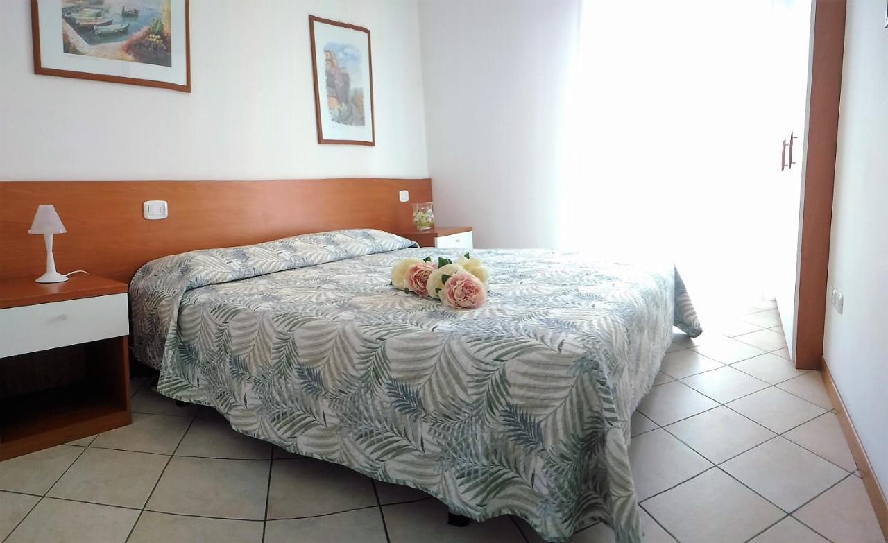 Green Holiday Wohnung Mit Schwimmbad Бибионе Экстерьер фото