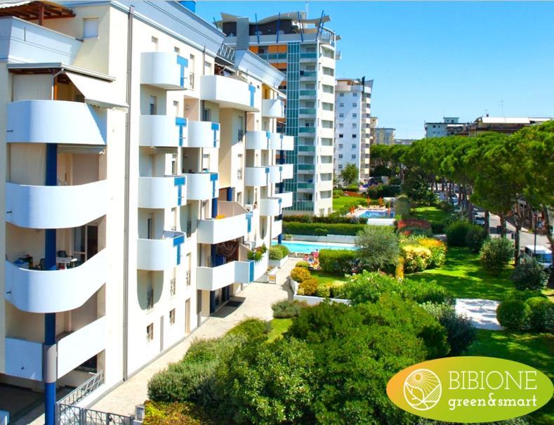 Green Holiday Wohnung Mit Schwimmbad Бибионе Экстерьер фото